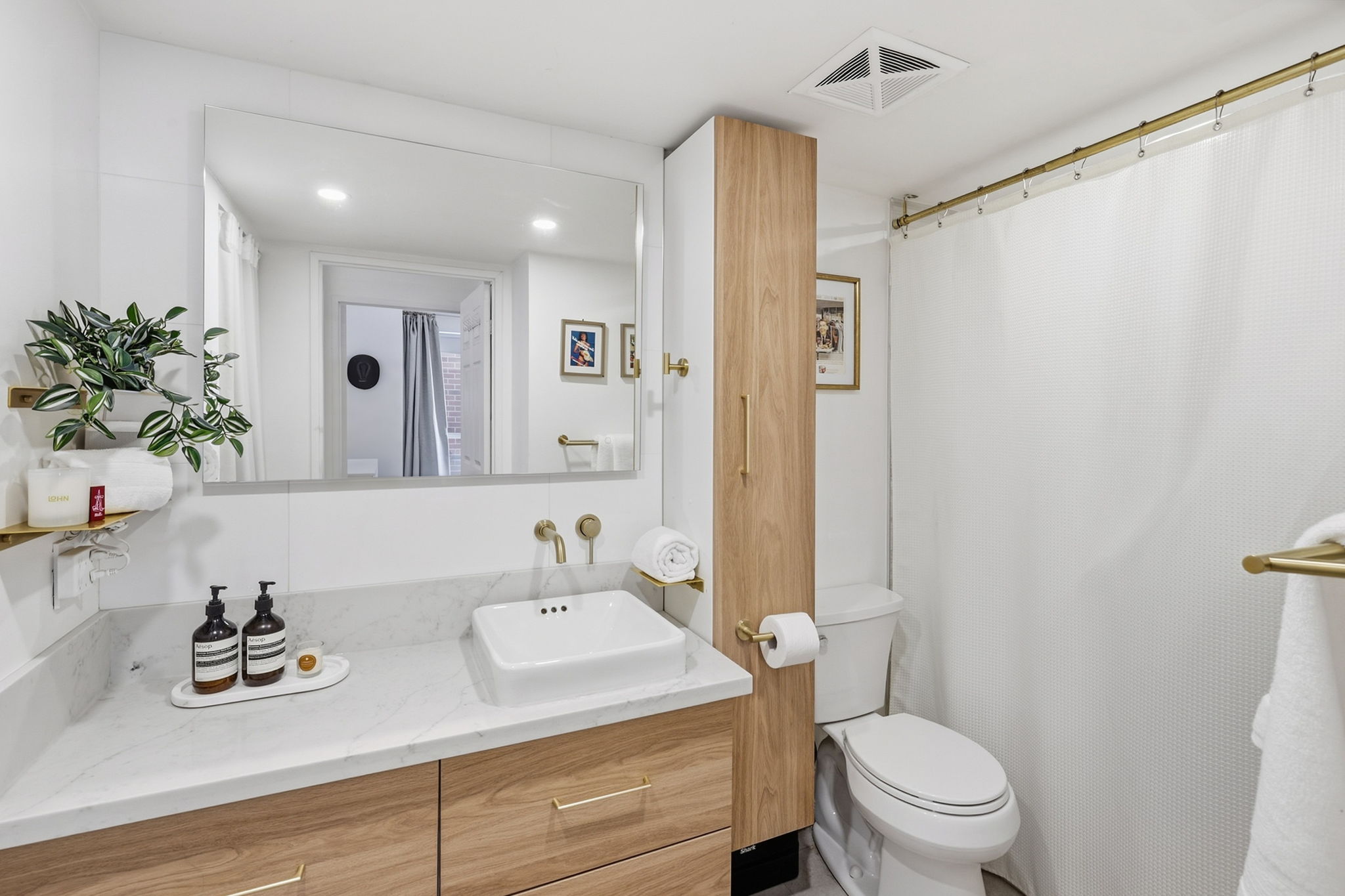 Property in Toronto — delivered property photograph 19