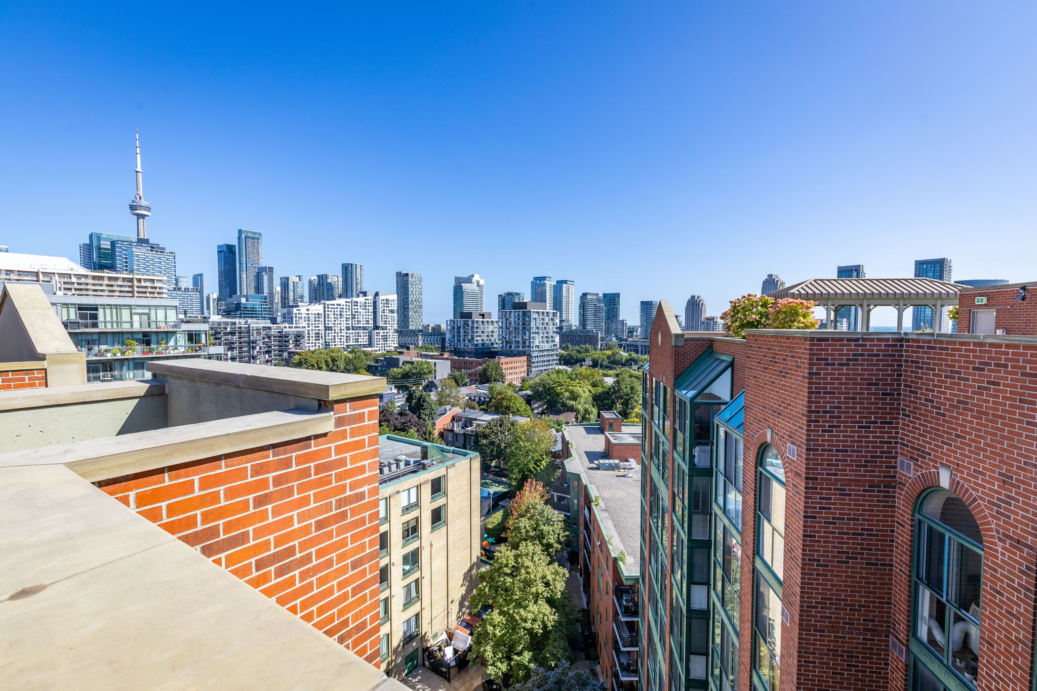 Property in Toronto — delivered property photograph 29