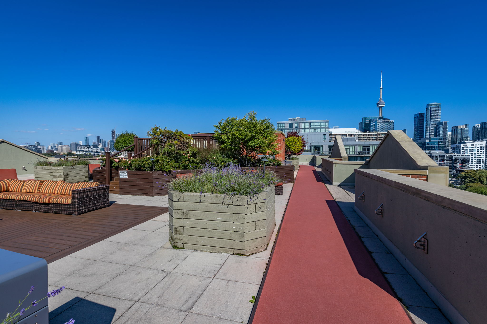 Property in Toronto — delivered property photograph 30