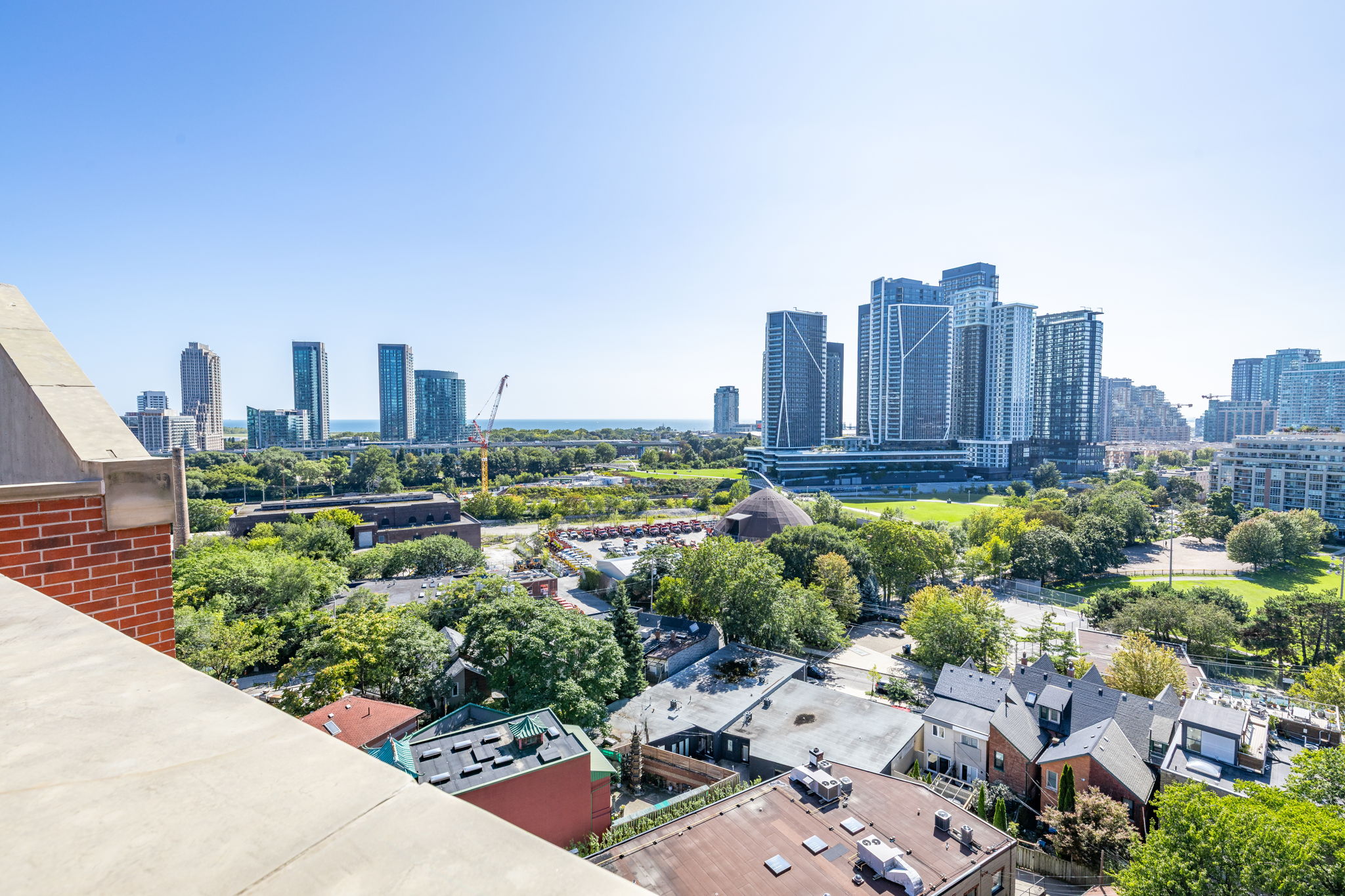 Property in Toronto — delivered property photograph 37
