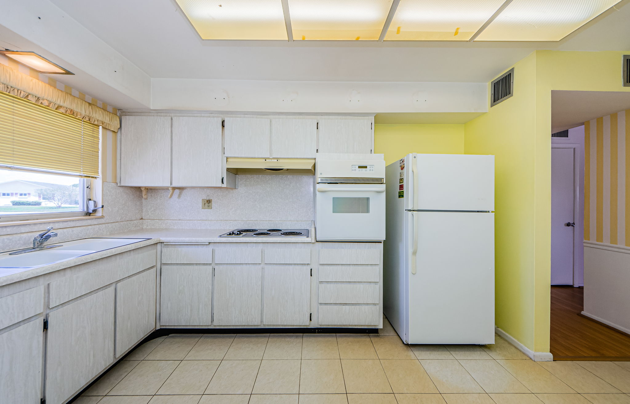 Kitchen 2-4