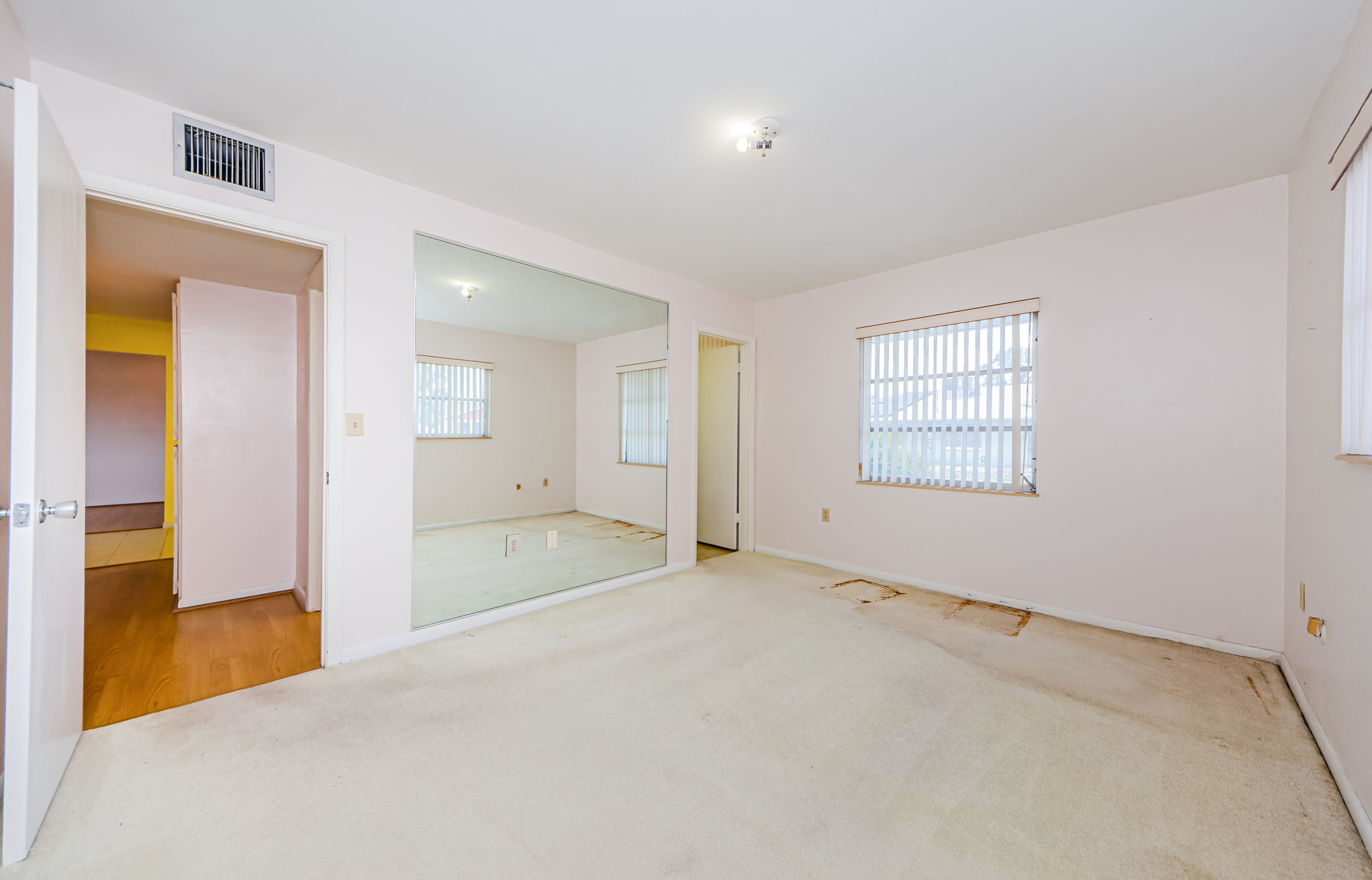 Master Bedroom 1b-3