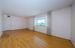 Living Room 3-3