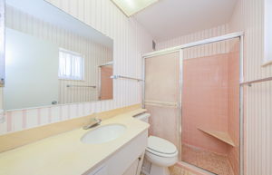 Master Bathroom 1a-4