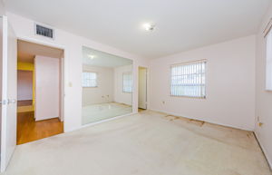 Master Bedroom 1b-3