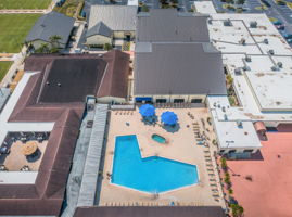 22-Atrium Outdoor Pool