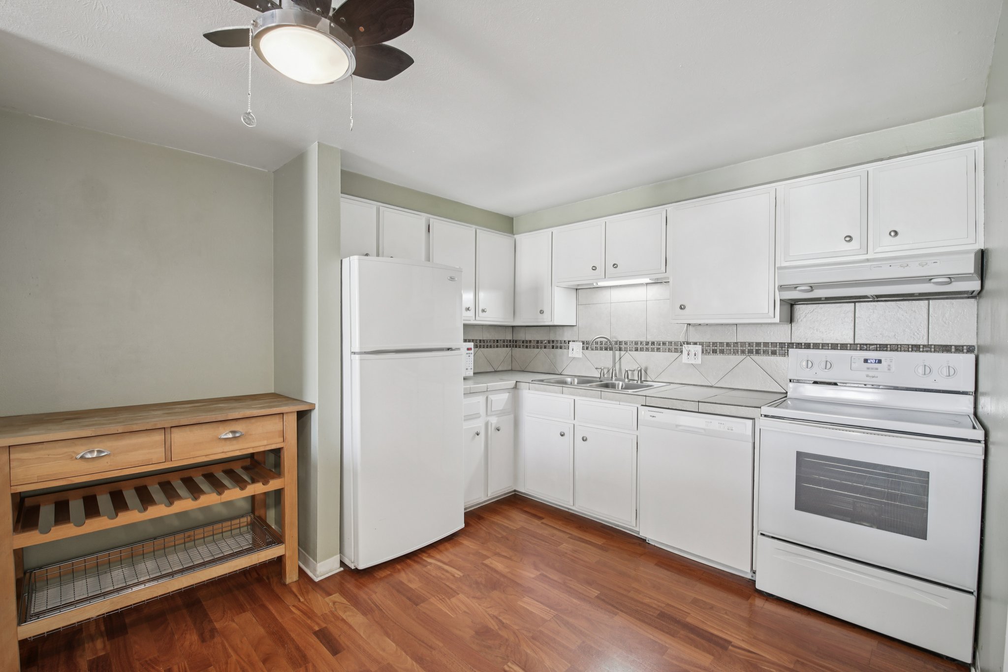 Pennsylvania St unit 404-S2809-009.jpg