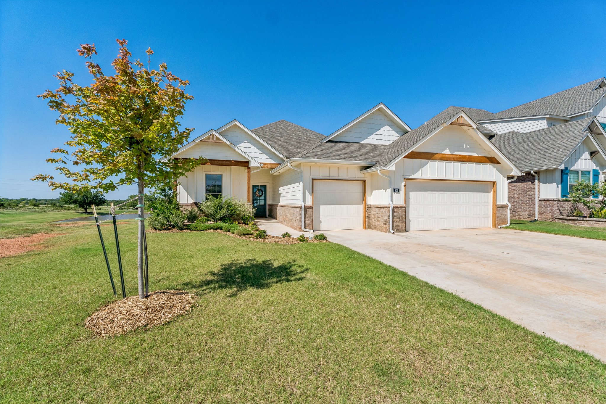 801 Revan Rd_002.jpg