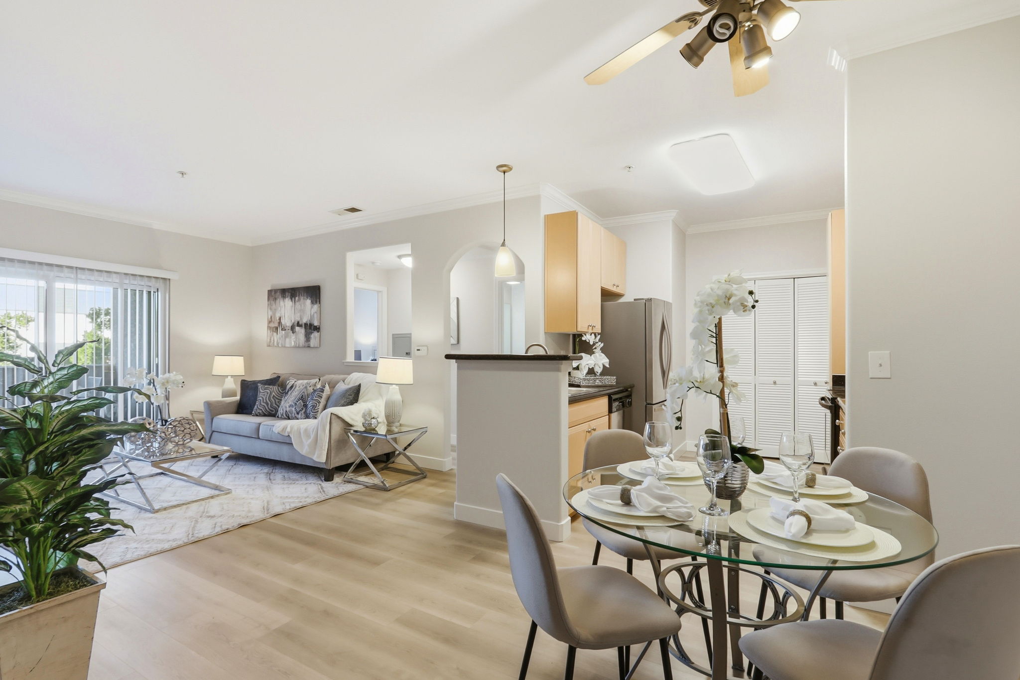 016_F8_801 S Winchester Blvd apt