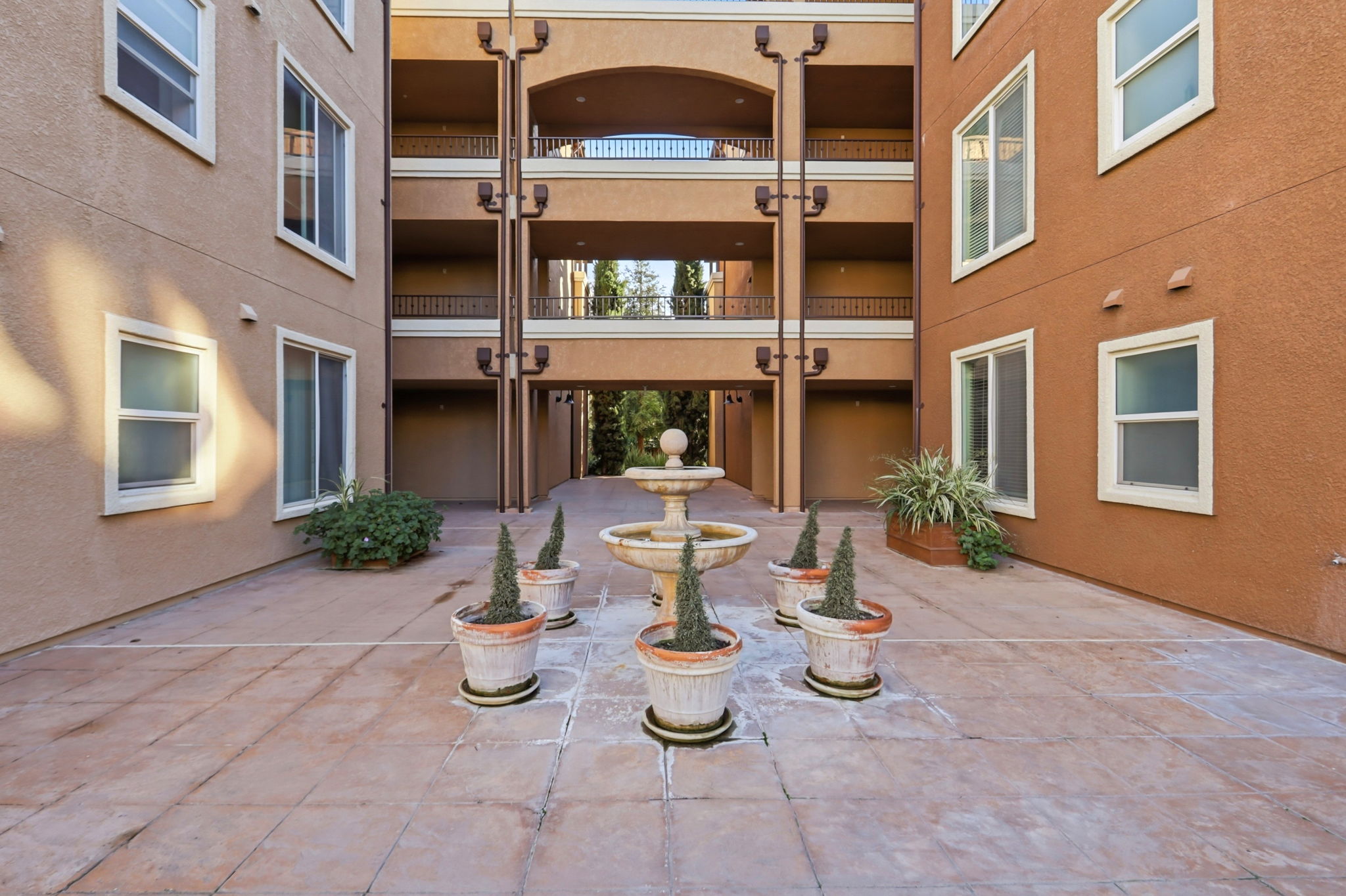 032_F8_801 S Winchester Blvd apt