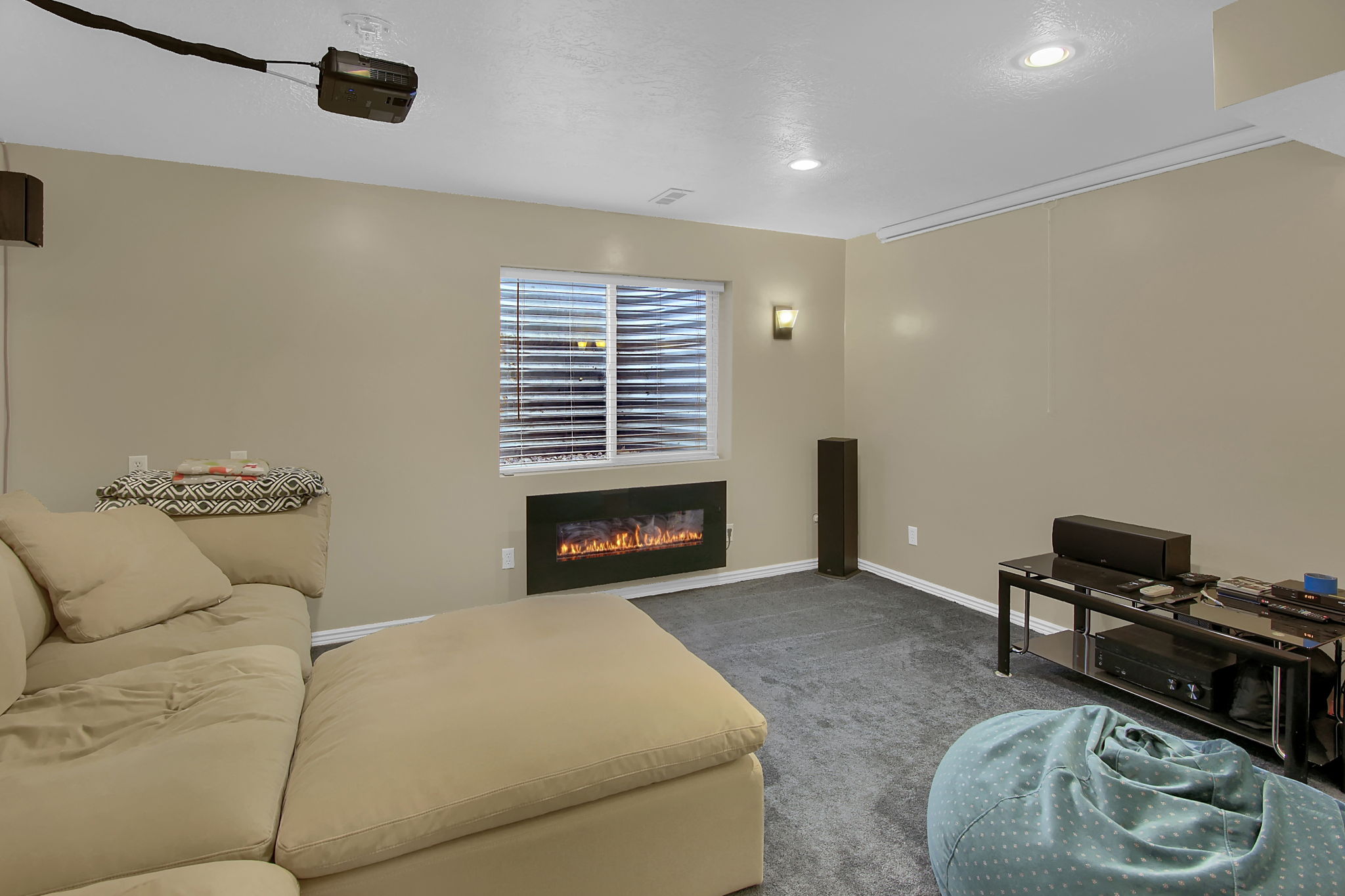  801 W Harrisville Rd 13, Harrisville, UT 84404, US Photo 19
