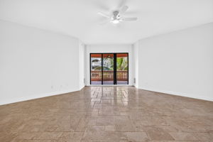 Living Room 3 of 5