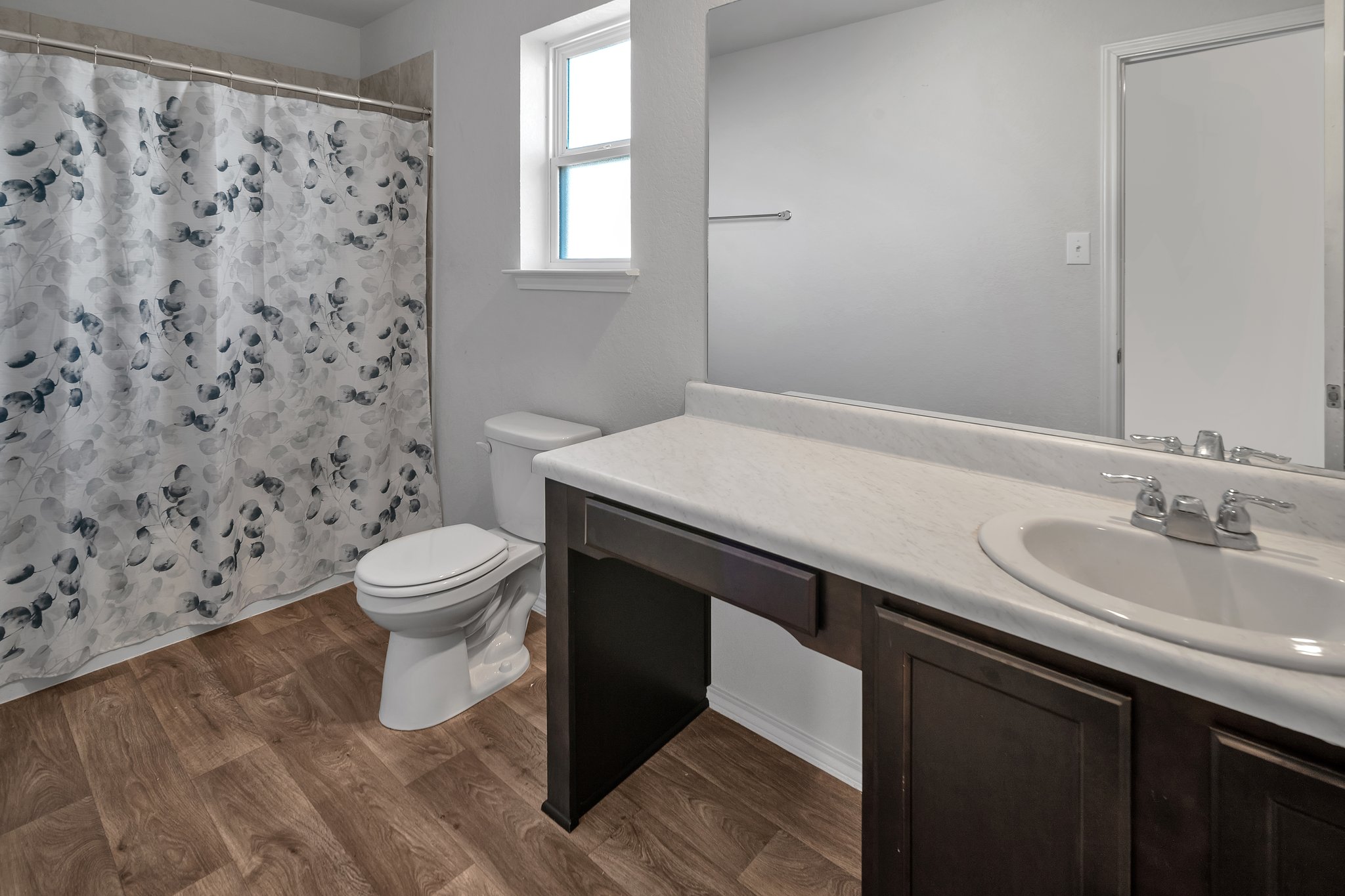 Main Bathroom 1.5