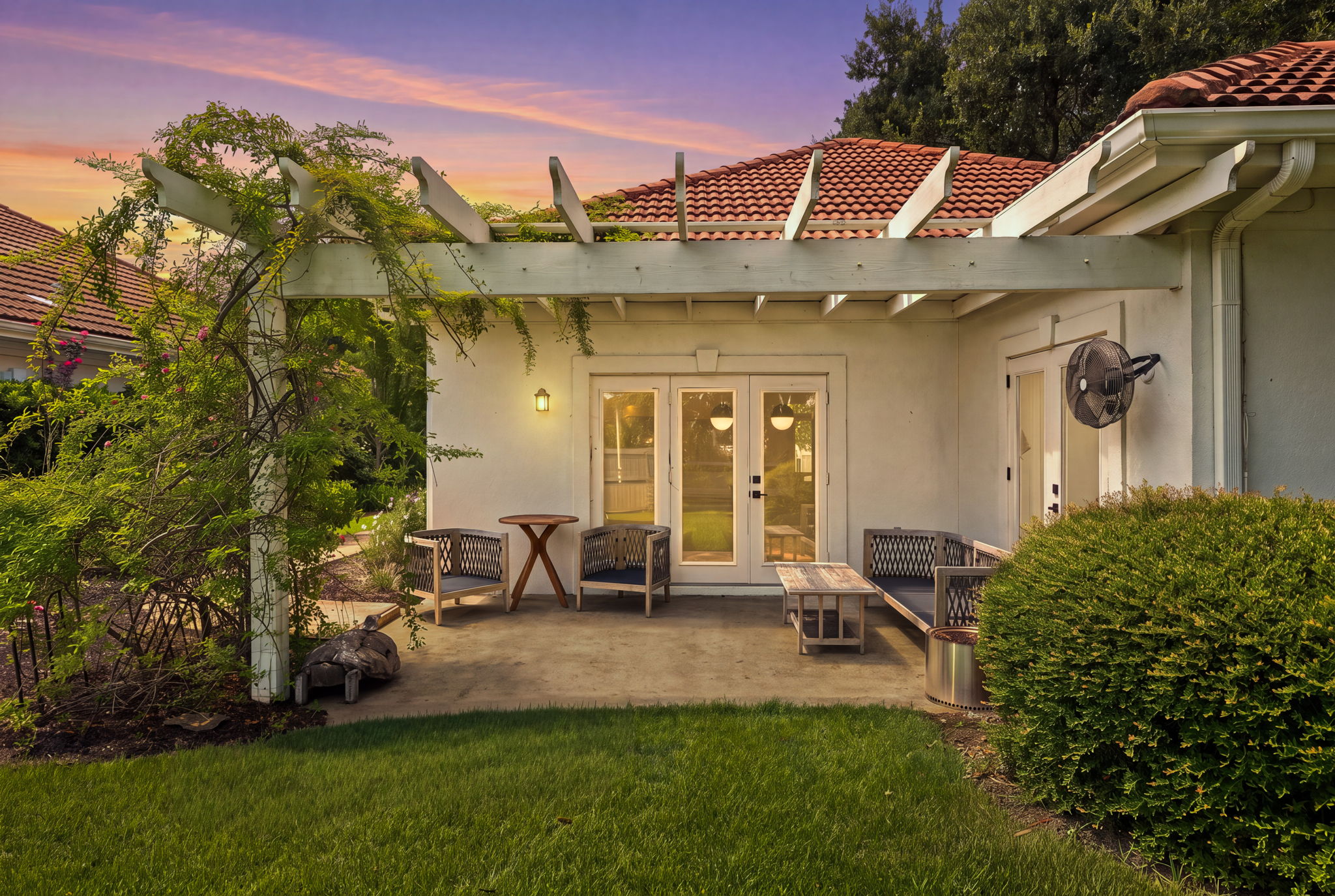 Array_8012LegendCreekDr-4