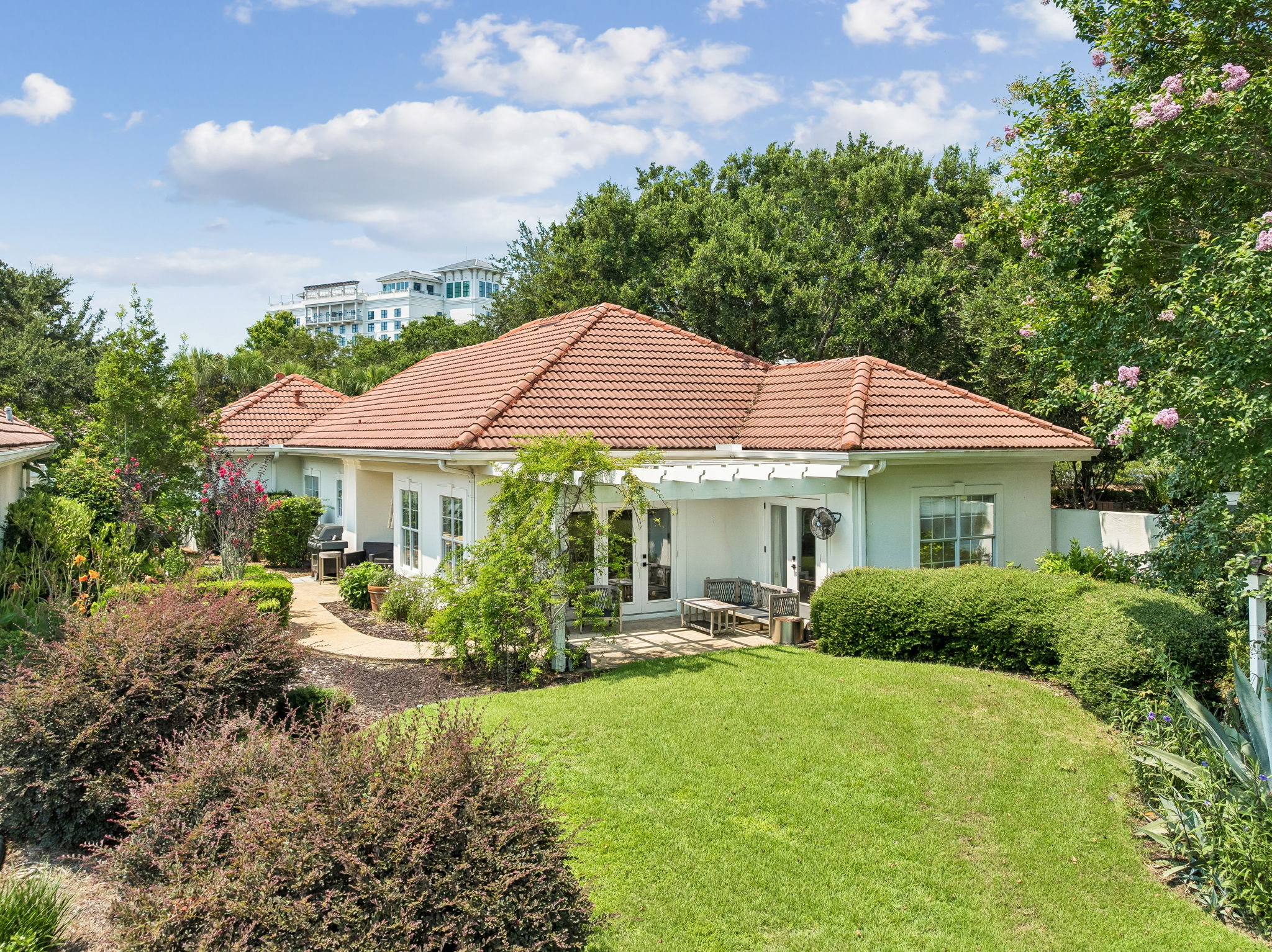 Array_8012LegendCreekDr-17