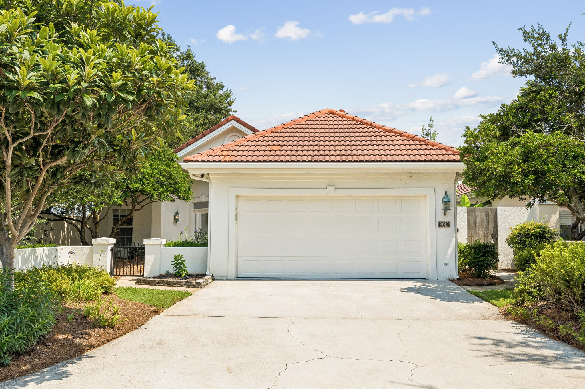 Array_8012LegendCreekDr-18