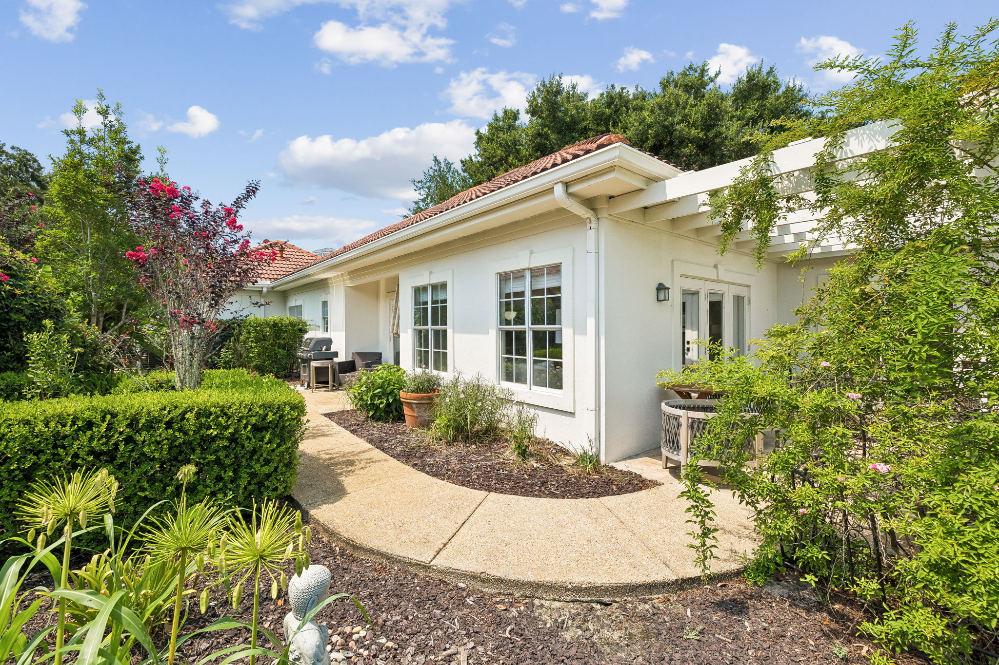 Array_8012LegendCreekDr-23