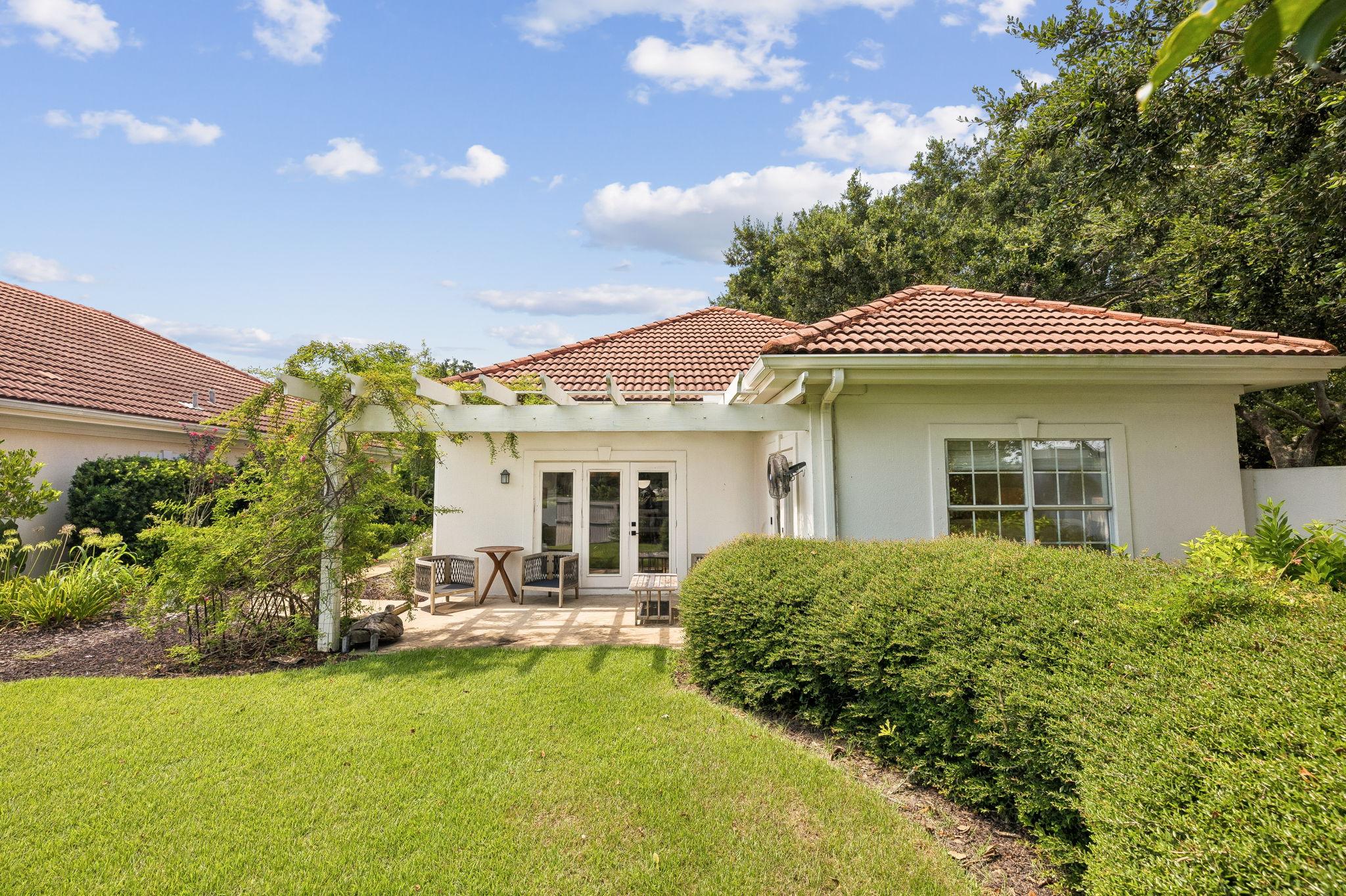 Array_8012LegendCreekDr-26