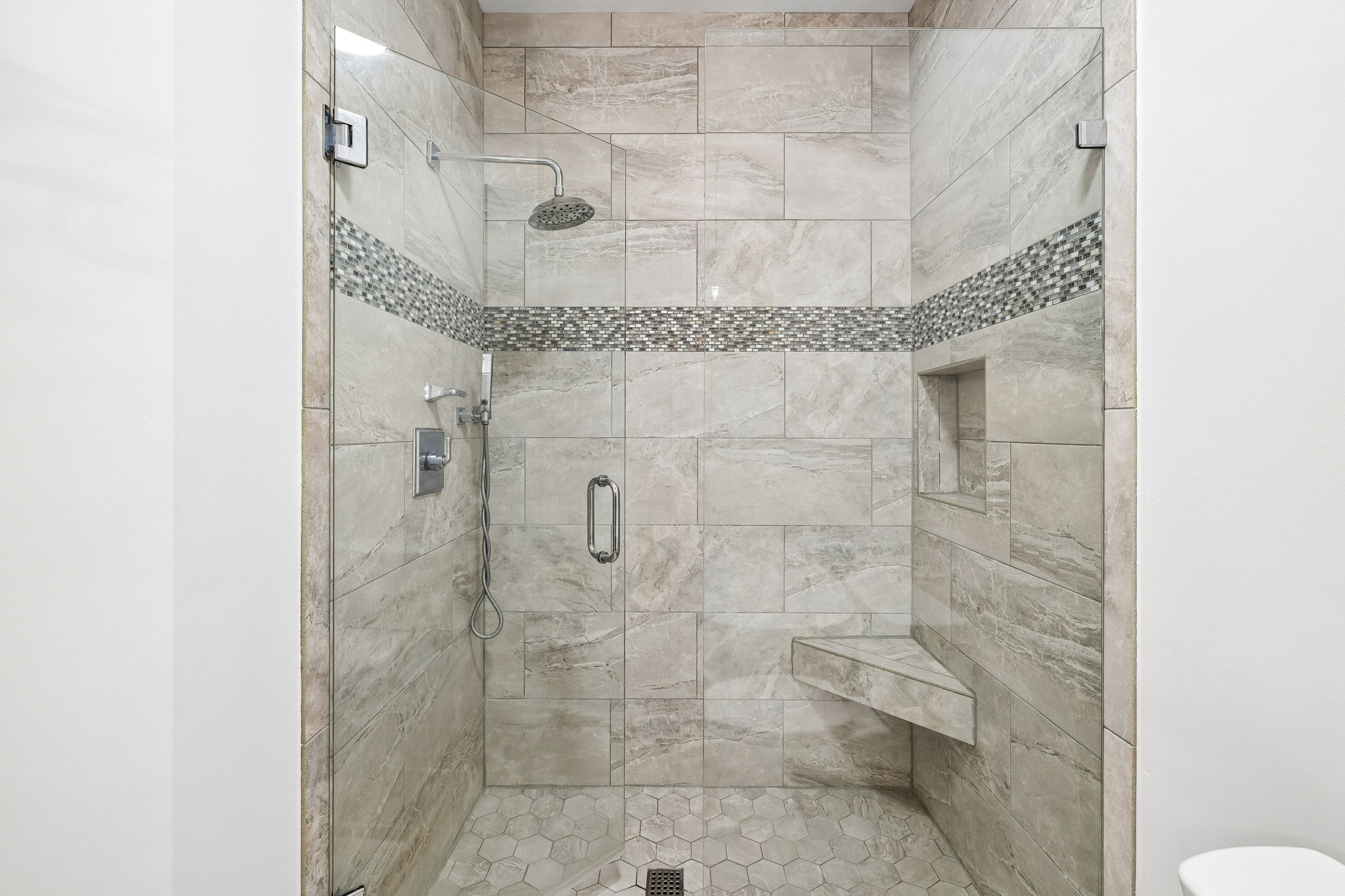 Array_8012LegendCreekDr-61