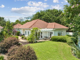 Array_8012LegendCreekDr-17