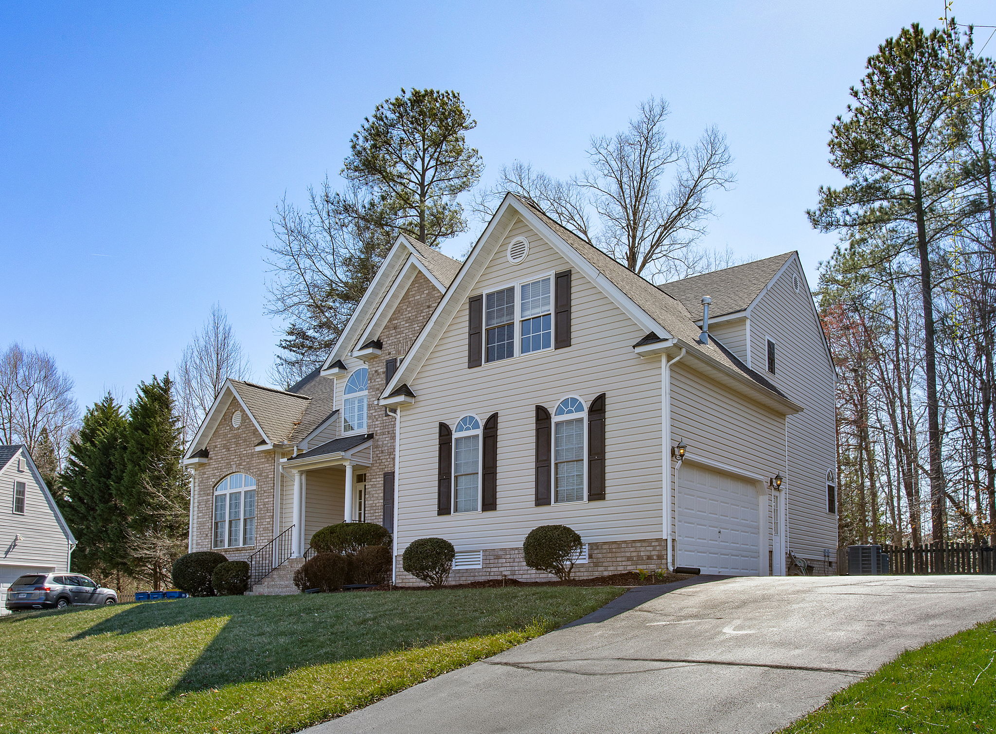 02-Exterior Front