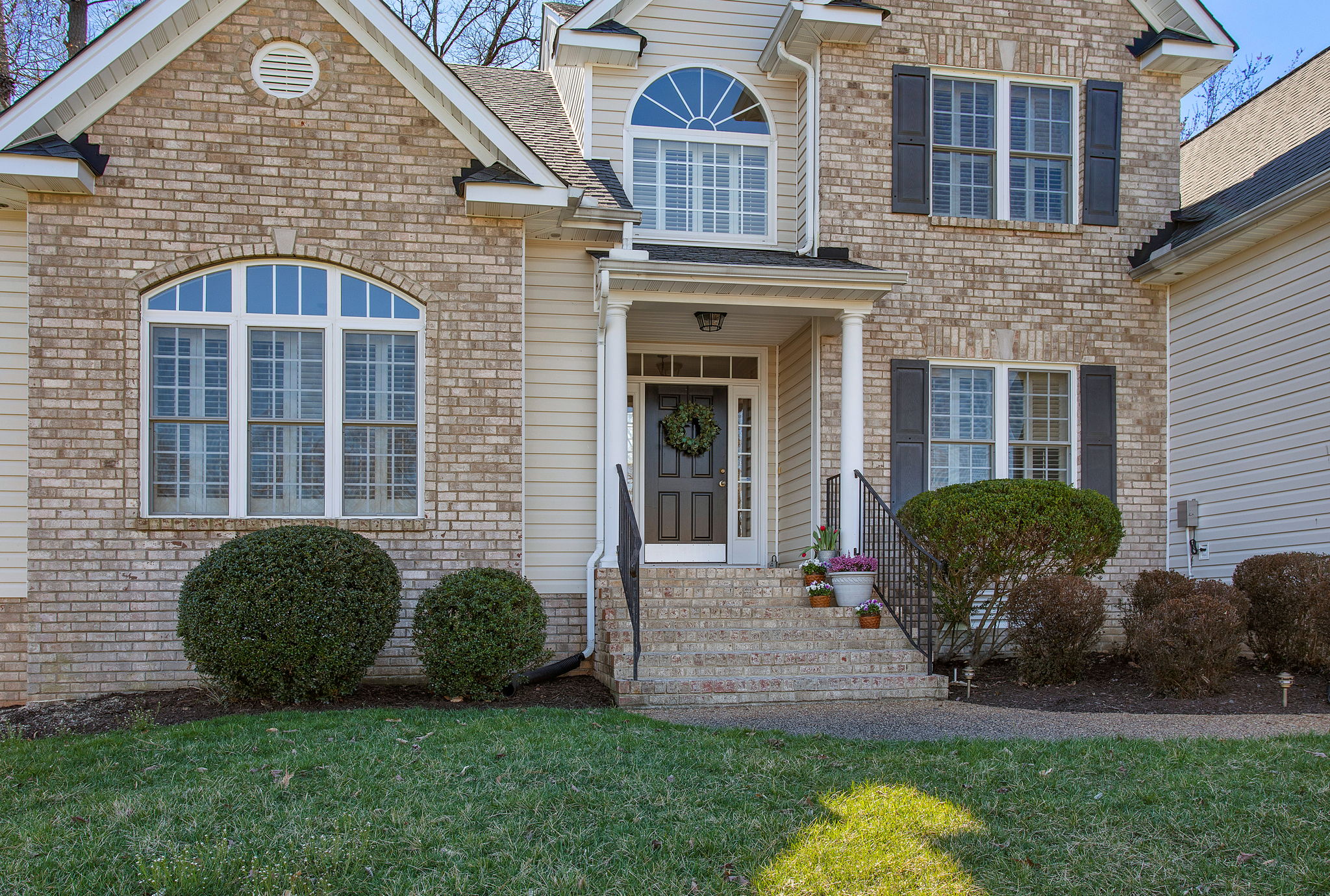 04-Exterior Front