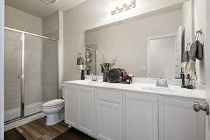  Photo 24