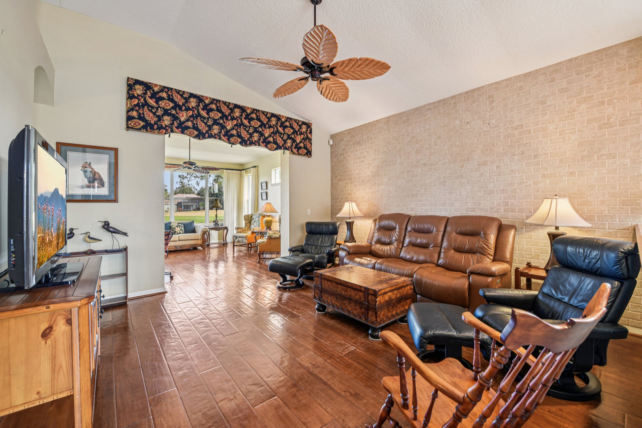 Pine Hollow Dr-S2301-007.jpg