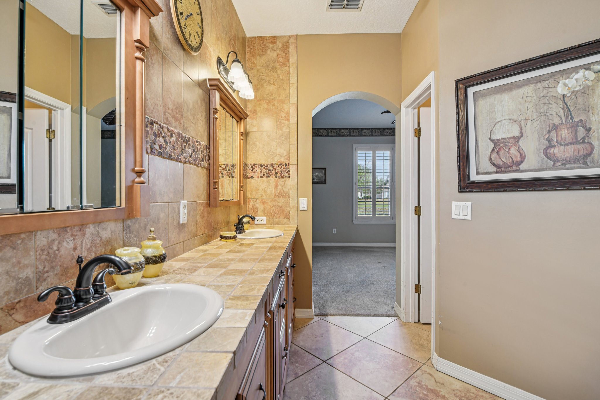 Pine Hollow Dr-S2301-030.jpg