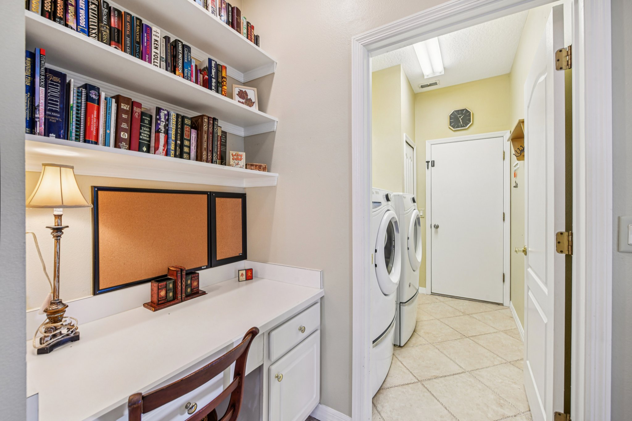 Pine Hollow Dr-S2301-032.jpg