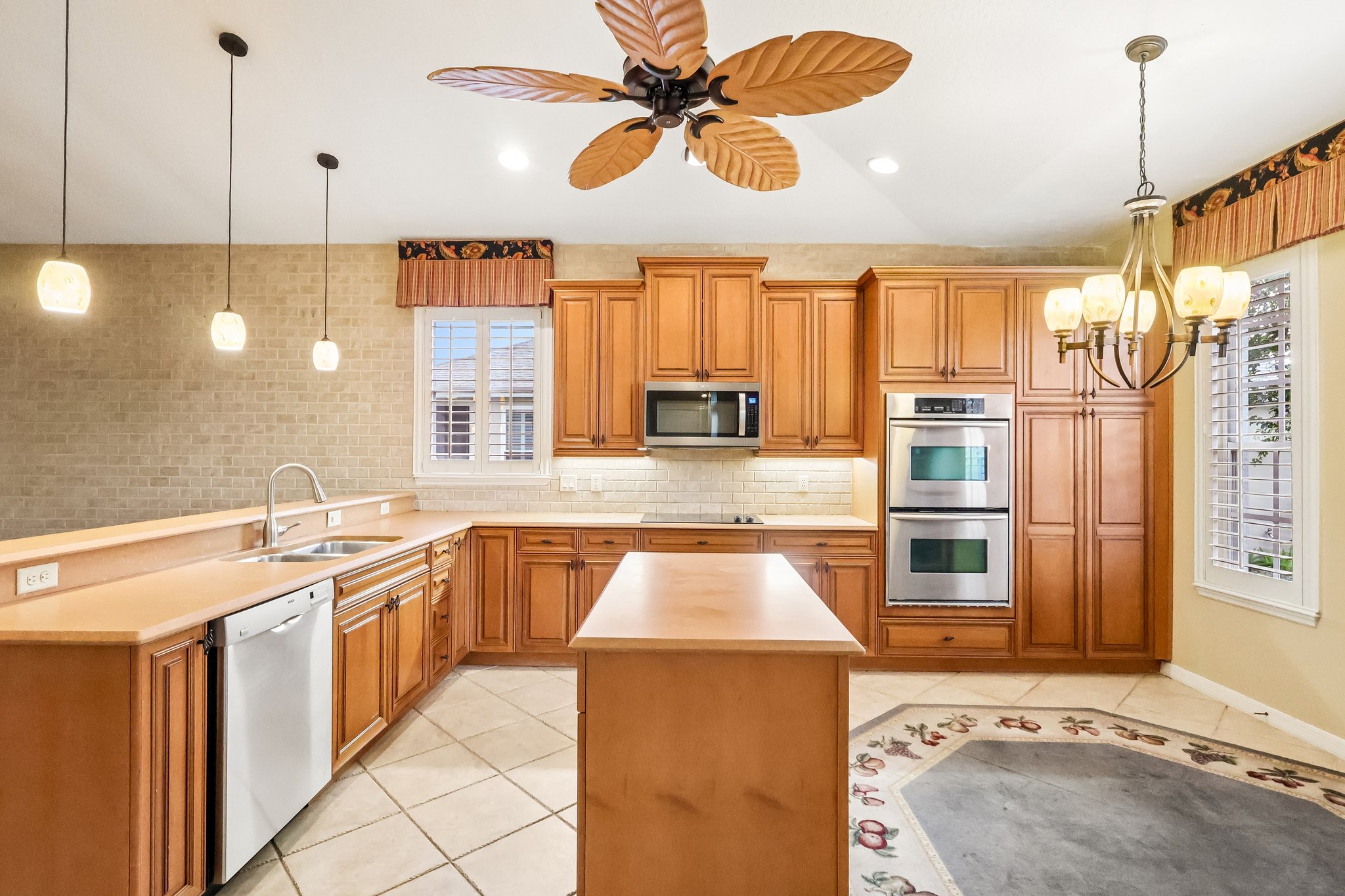 Pine Hollow Dr-S2807-017.jpg