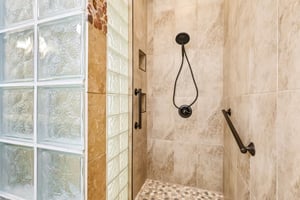 Pine Hollow Dr-S2807-037.jpg