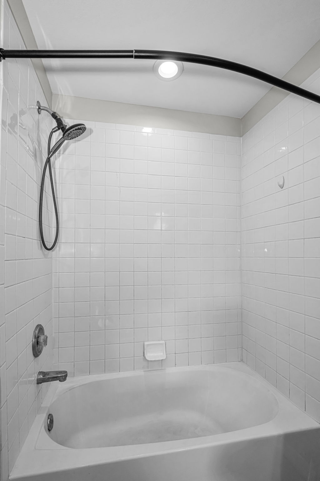 Upper Level Primary Bathroom 1b