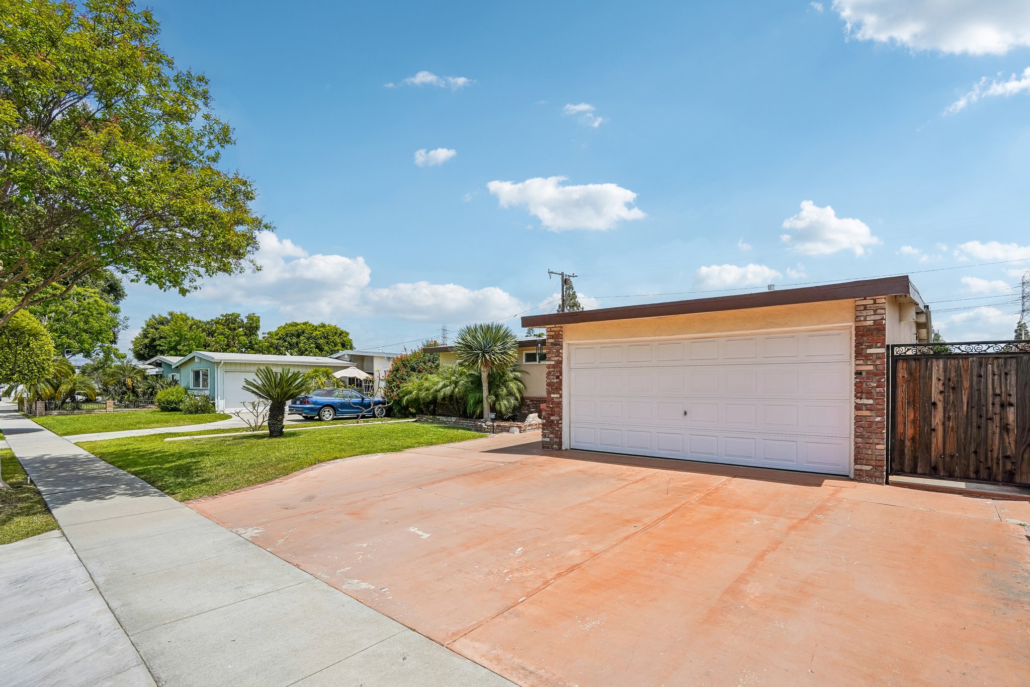 Clarinda Ave-S2704-002.jpg