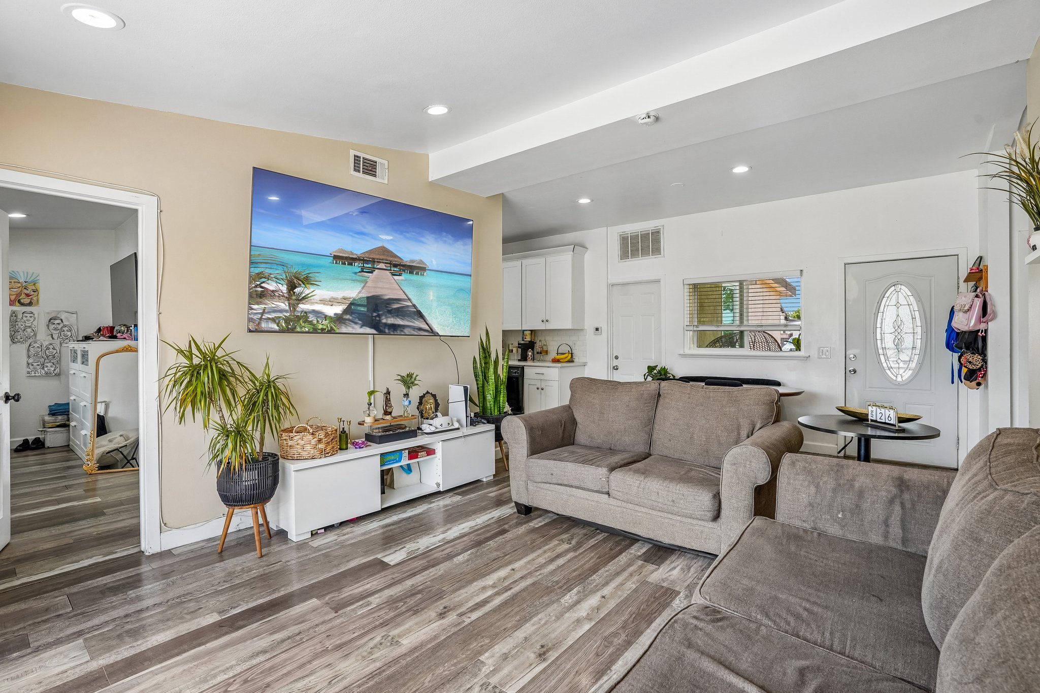 Clarinda Ave-S2704-008.jpg