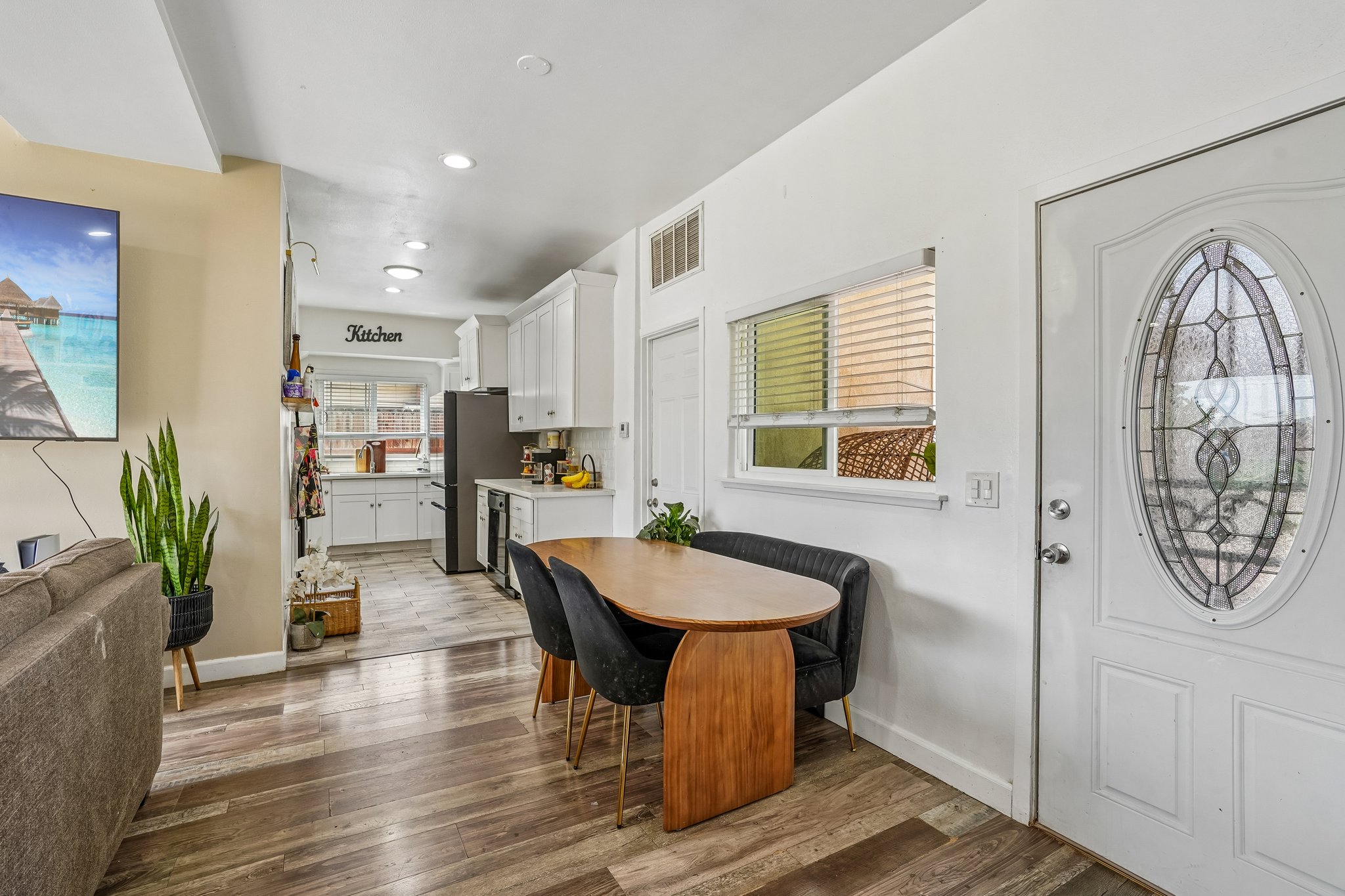 Clarinda Ave-S2704-013.jpg