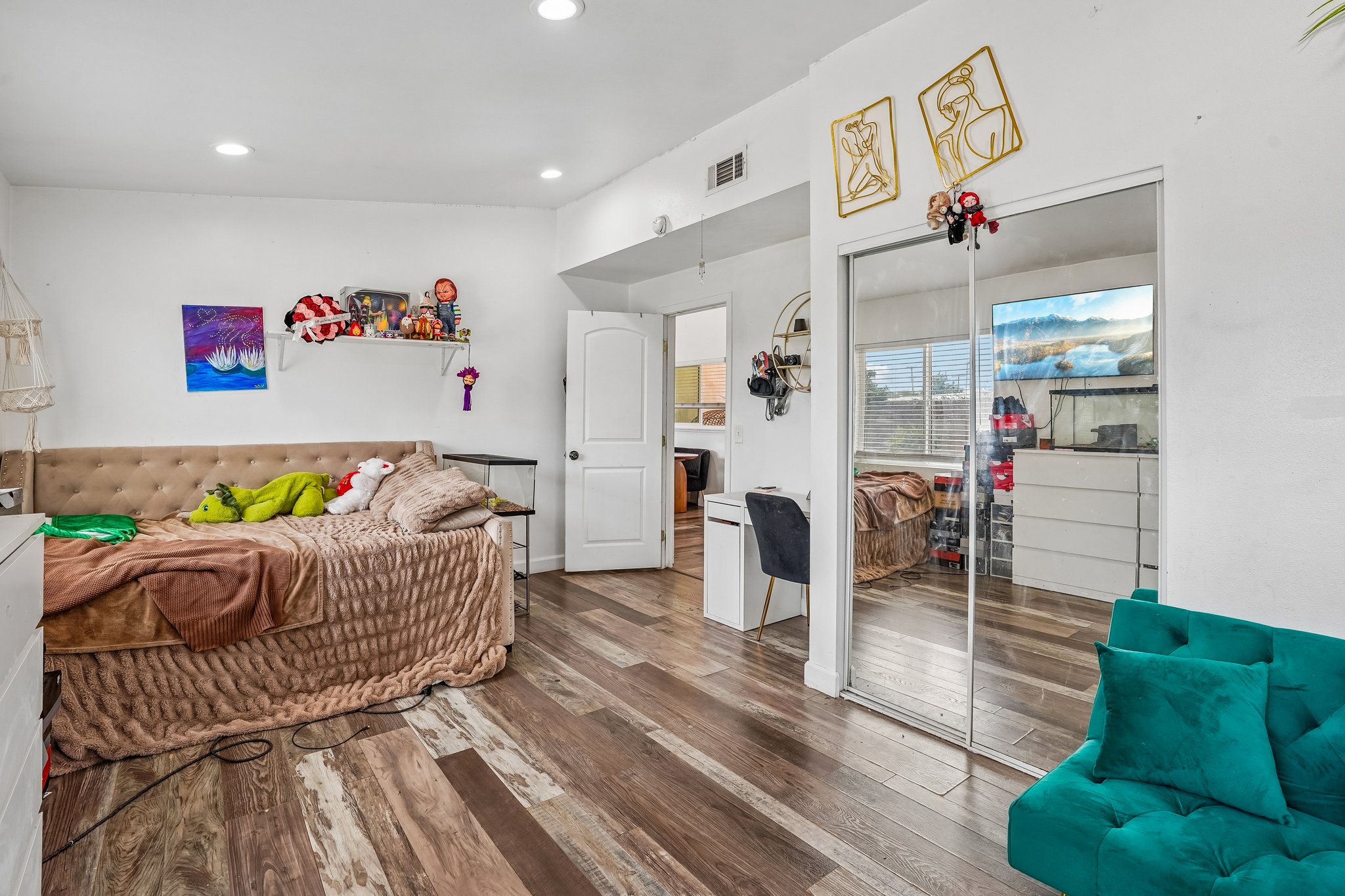 Clarinda Ave-S2704-023.jpg