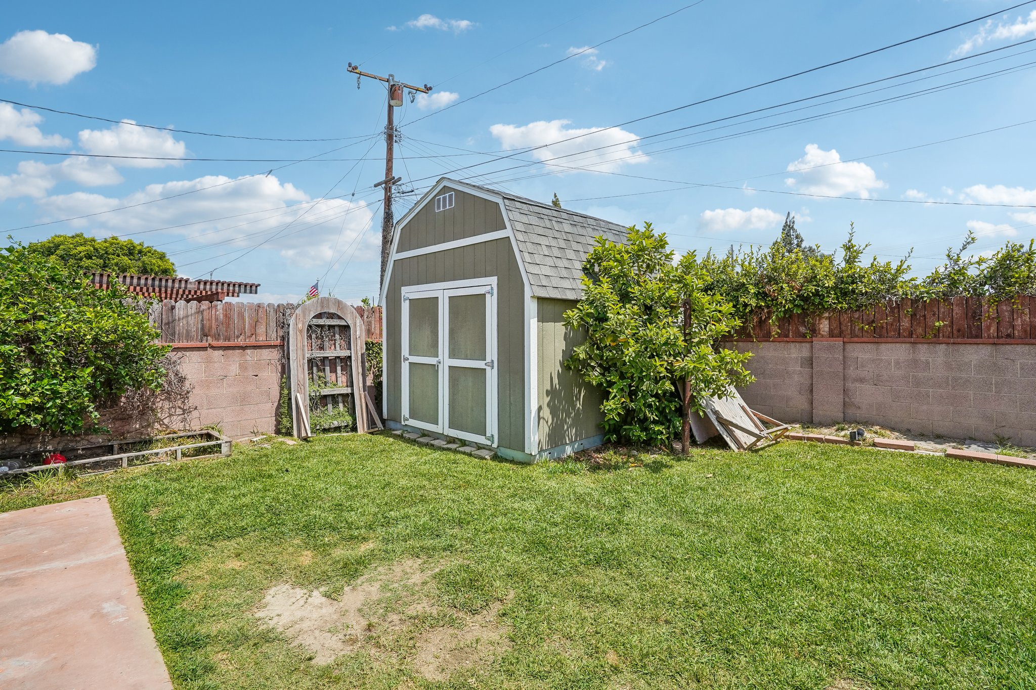 Clarinda Ave-S2704-029.jpg