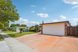 Clarinda Ave-S2704-002.jpg