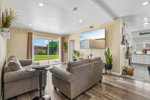 Clarinda Ave-S2704-006.jpg