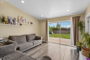 Clarinda Ave-S2704-007.jpg