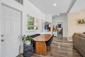 Clarinda Ave-S2704-010.jpg