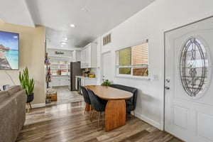 Clarinda Ave-S2704-013.jpg