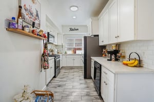 Clarinda Ave-S2704-014.jpg