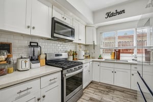 Clarinda Ave-S2704-017.jpg