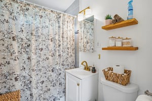 Clarinda Ave-S2704-018.jpg