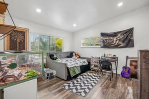 Clarinda Ave-S2704-019.jpg