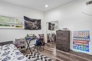 Clarinda Ave-S2704-021.jpg