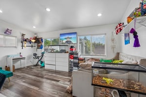 Clarinda Ave-S2704-022.jpg