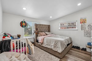 Clarinda Ave-S2704-024.jpg